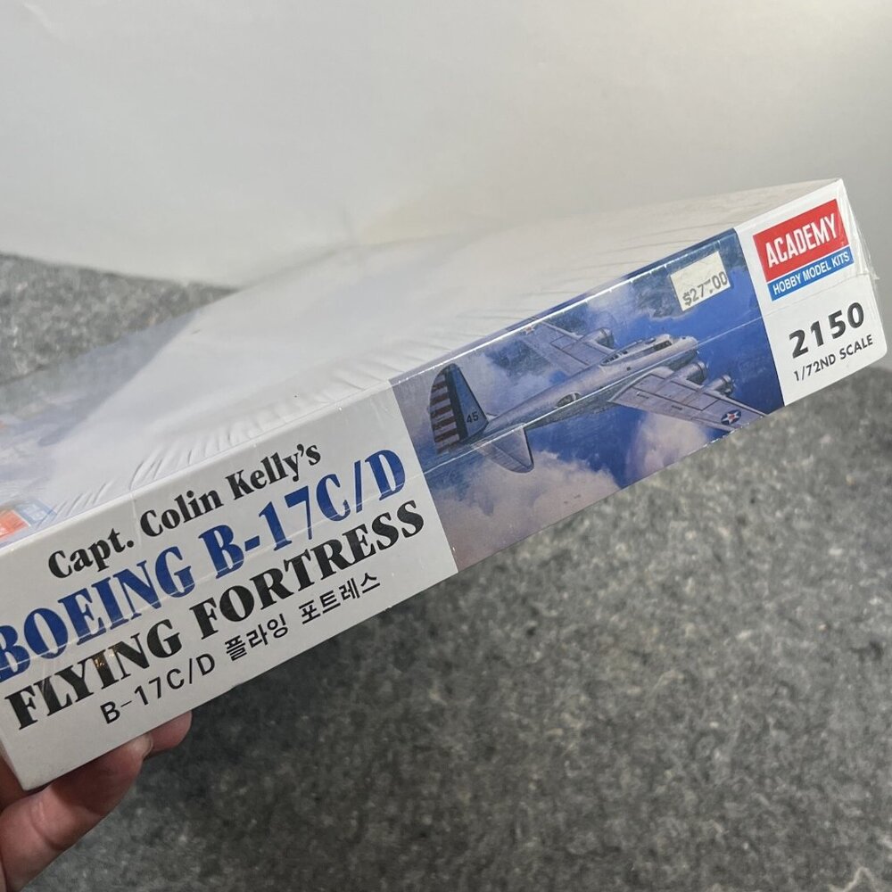 NEW Academy 1/72 Captain Colin Kelly’s Boeing B-17C/D Flying Fortress Model Kit - Picture 6 of 8